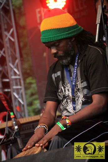 Exile Di Brave (Jam) with The Suns Of Dub 21. Reggae Jam Festival, Bersenbrueck 24. Juli 2015 (2).JPG